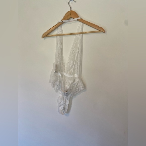 Rene Rofe plunging neckline lace teddy - Picture 5 of 5